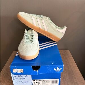 Adidas Gazelle Indoor - Light Teal with the Gum Bottom